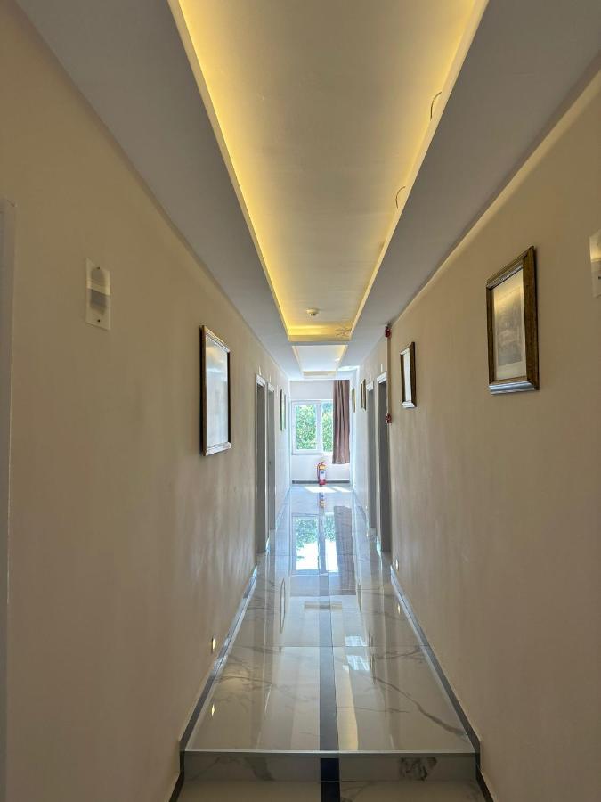Hotel Twenty Antalya Buitenkant foto