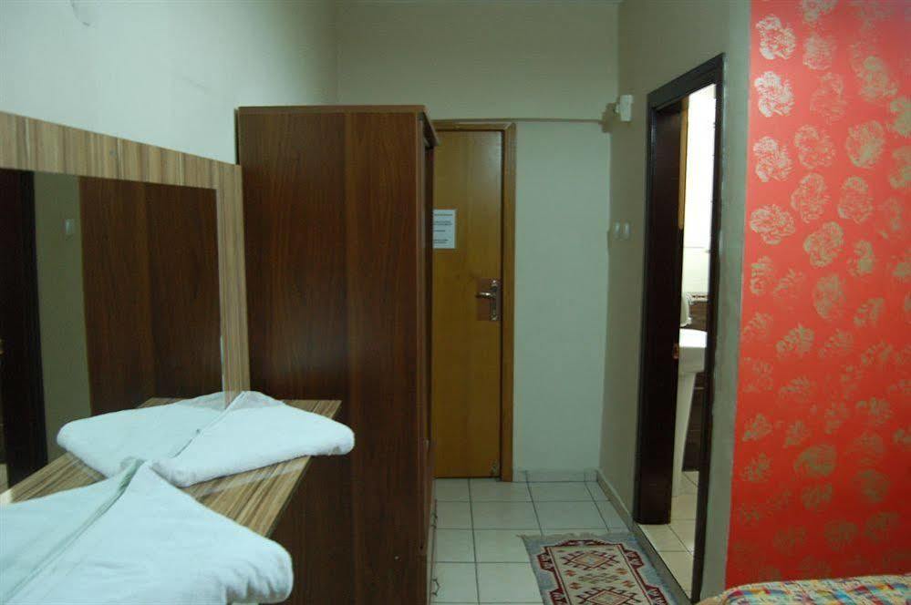 Hotel Twenty Antalya Buitenkant foto